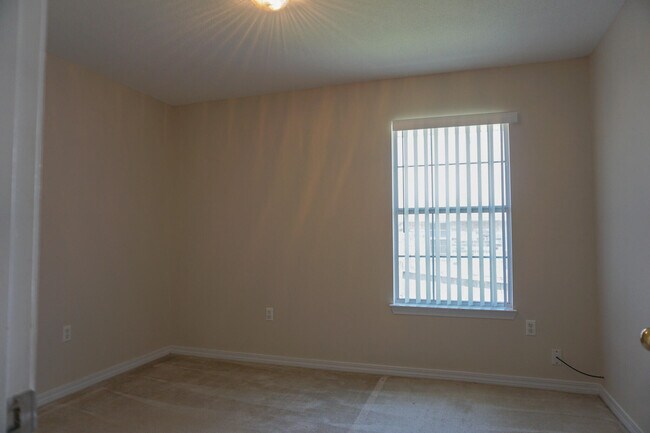 Building Photo - 5128 Whitehurst Ln