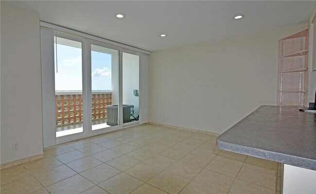 Building Photo - 4015 Bayshore Blvd