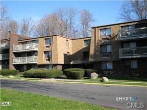 Building Photo - 126 Triangle St