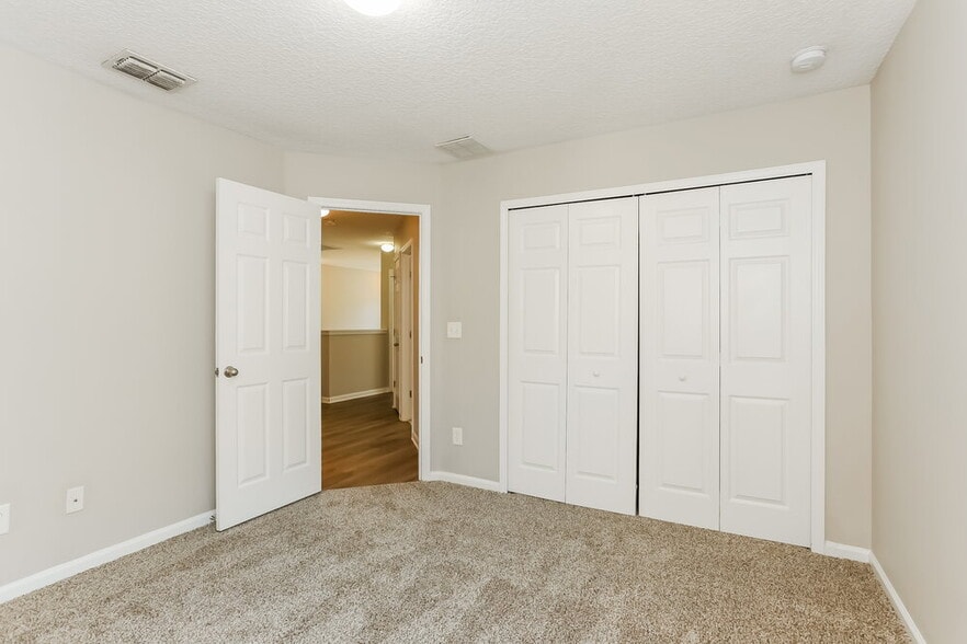 Building Photo - 6177 Casterbridge Rd