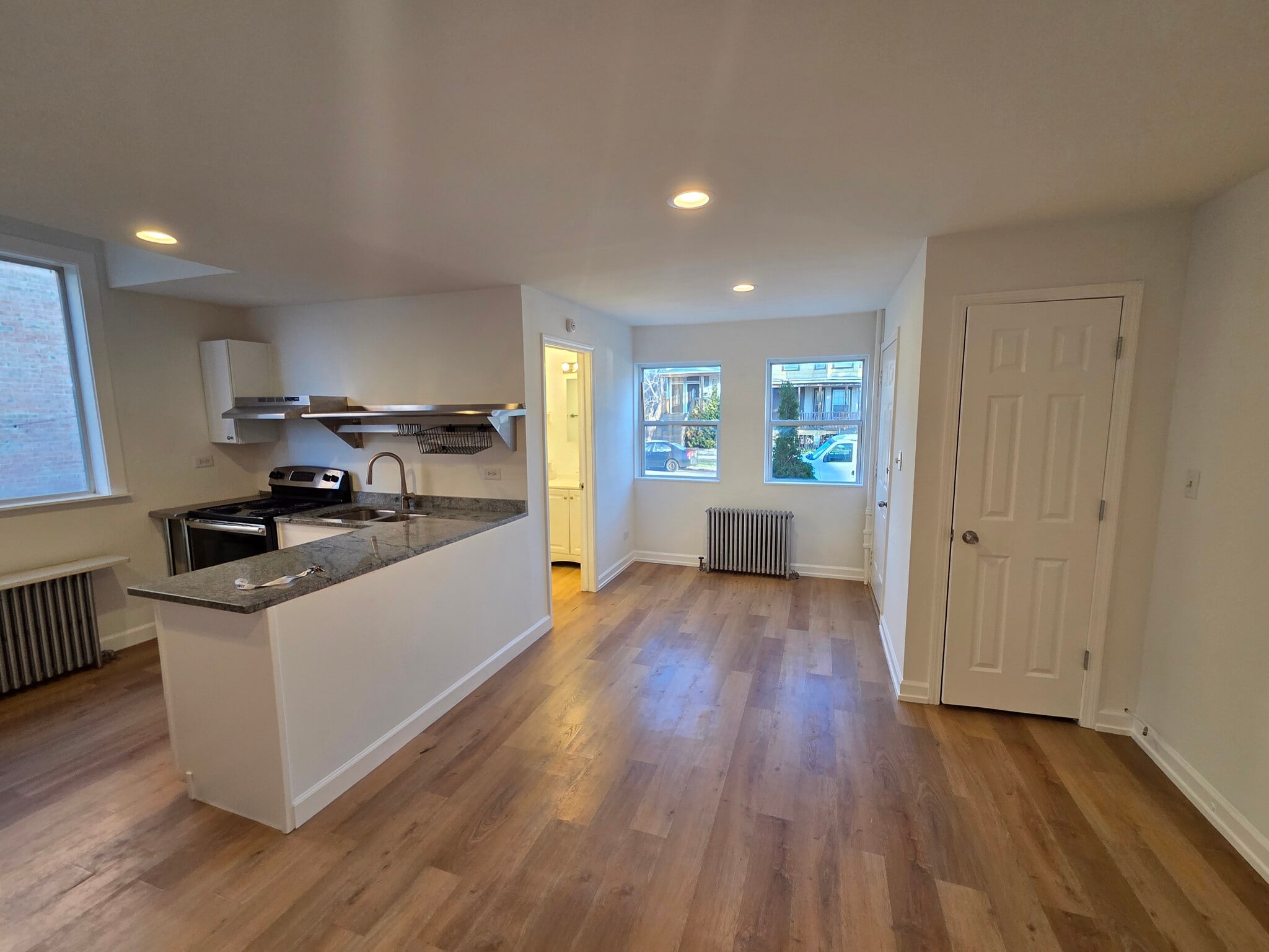 Building Photo - 4839 W Dakin St