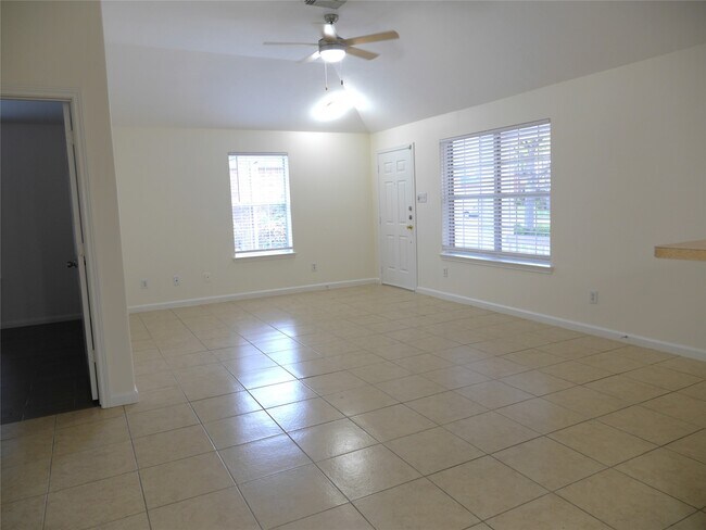 Building Photo - 16327 Bettong Ct