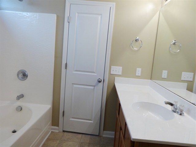 Building Photo - 5015 Whitfield Ct