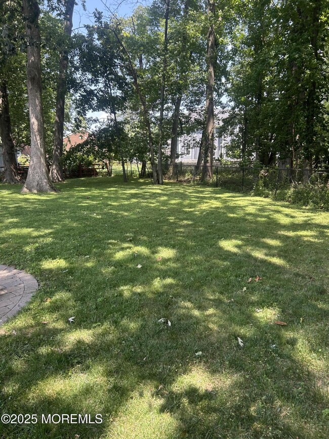 Building Photo - 505 Branchport Ave