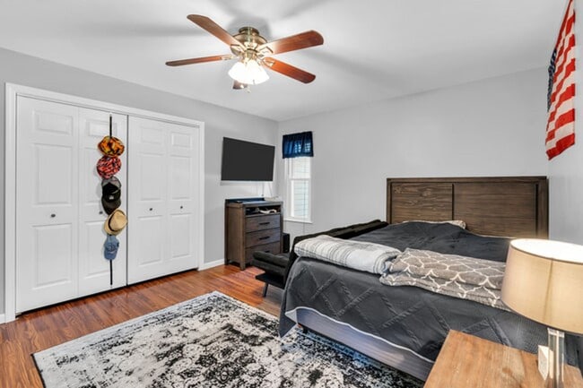 Building Photo - Private Cul-de-Sac Living: 4BR Home with Pool & Geothermal HVAC