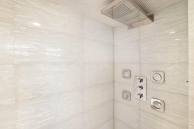 Building Photo - 3407 S Ocean Blvd