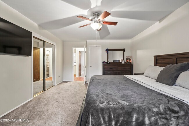 Building Photo - 110 Bowne Ct