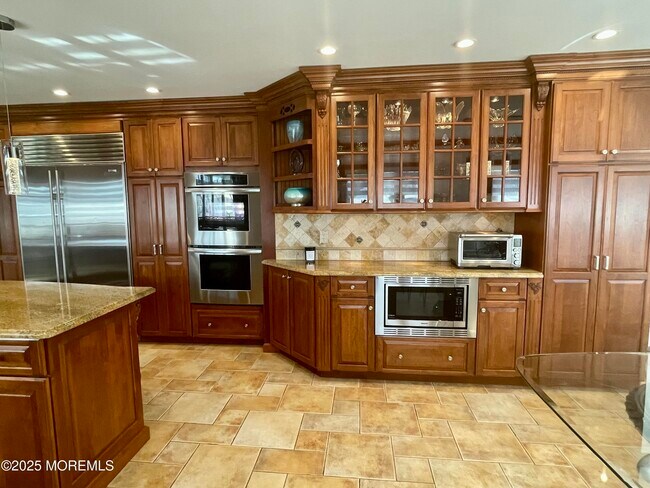 Building Photo - 111 Sheridan Ave