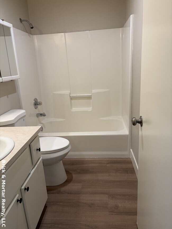 Building Photo - 300 Kennel Ave