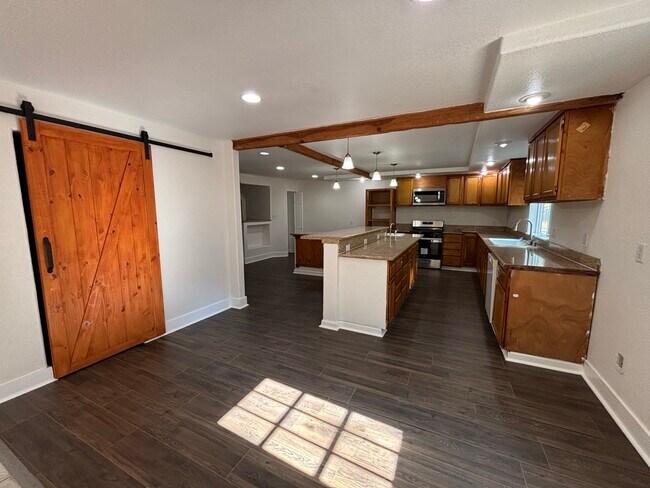 Building Photo - 3303 N Shingle Rd