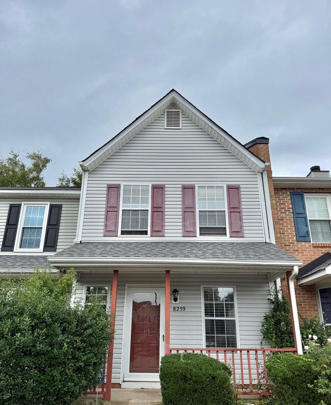 Building Photo - Fabulous Townhome in Prime Location – Comf...