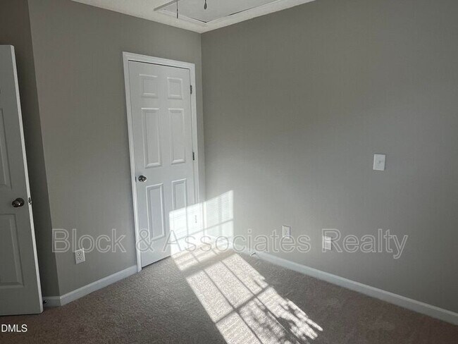 Building Photo - 5500 Marthonna Way