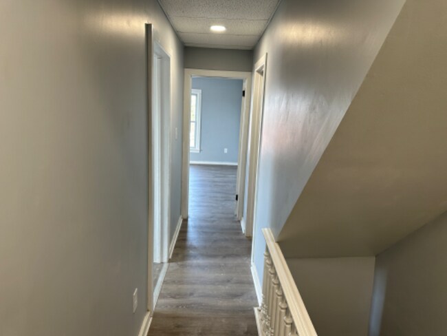 Building Photo - 618 Gibbons St