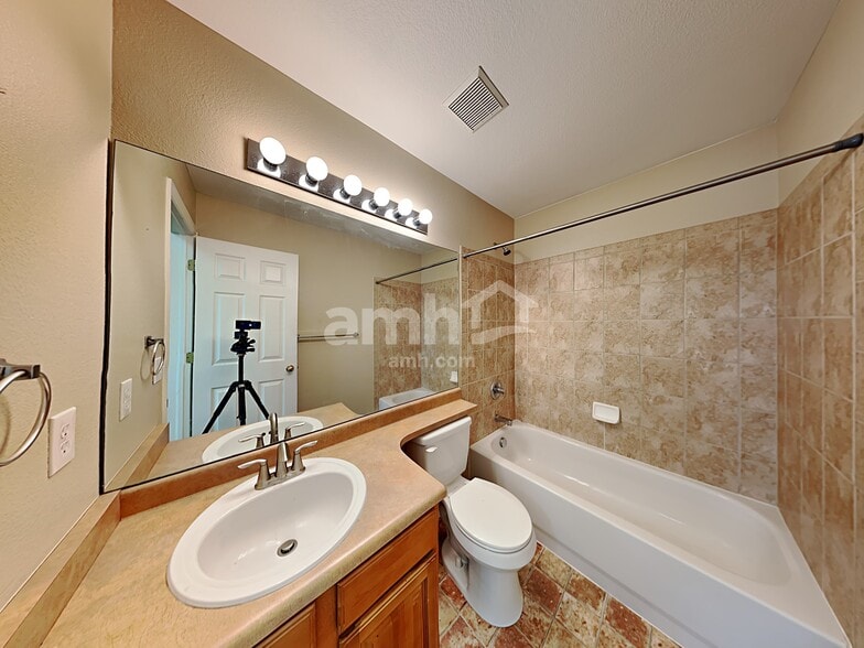 Building Photo - 8733 Langford Dr