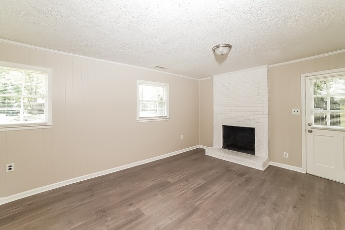 Building Photo - 711 Shellhabour Blvd