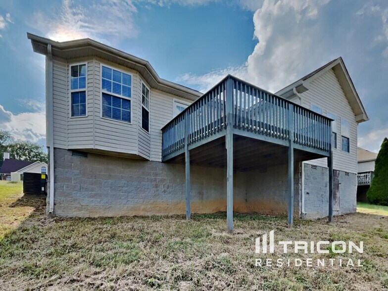 Building Photo - 1889 Olive Cir