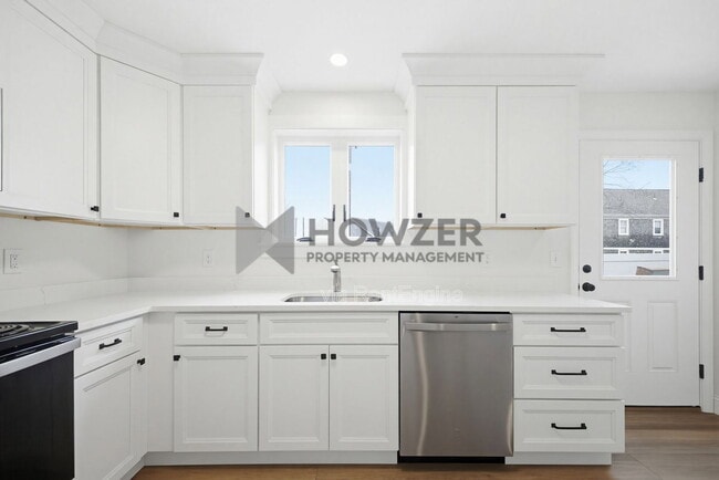 Building Photo - 24 Crocker St