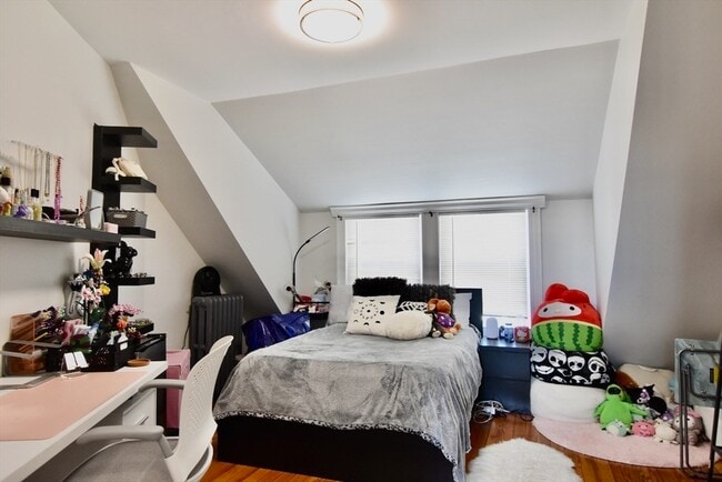 Building Photo - 14 Castlerock St