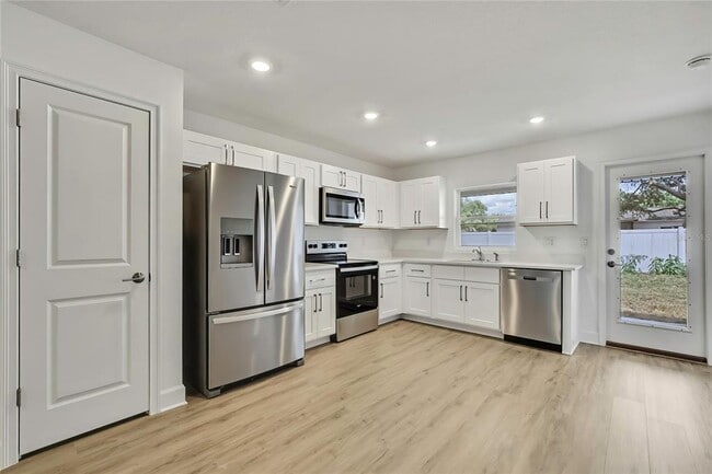 Building Photo - 10324 Chalmer St