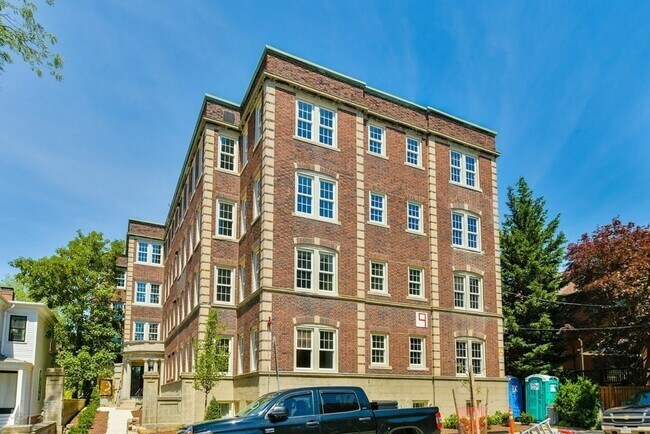 Building Photo - 9 Dana St