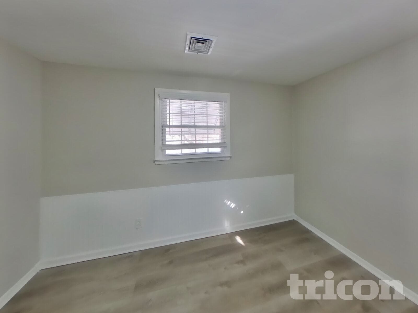 Building Photo - 2840 Mt Vernon Ave