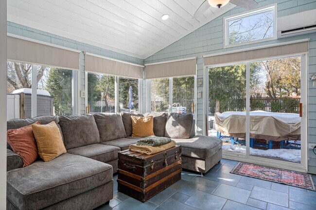 Building Photo - Unfurnished Year-Round Rental with Private Pool in Rehoboth Beach Yacht & Country Club