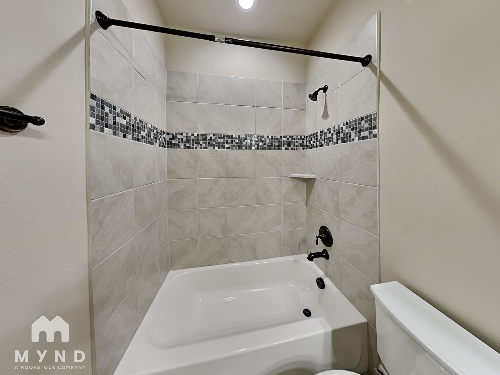 Building Photo - 4144 Riverside Dr