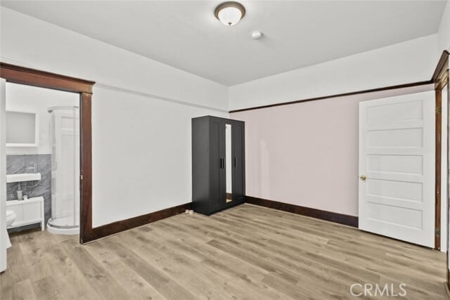 Building Photo - 1549 N Kingsley Dr