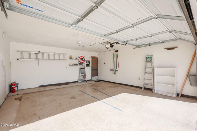 Building Photo - 3332 W Crocus Dr