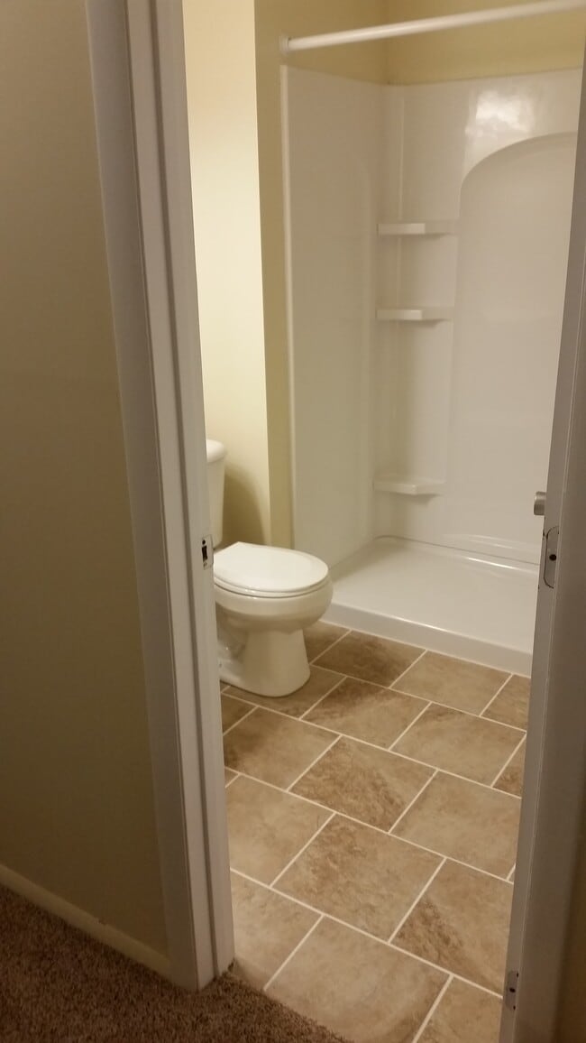 Building Photo - 543 E School St