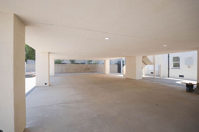 Building Photo - 1038 Westmoreland Ave