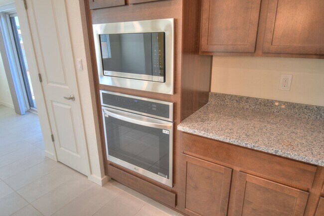 Building Photo - NEW CONSTRUCTION IN THE FAR NE HEIGHTS!!!!!
