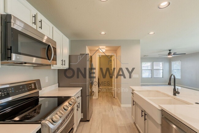 Building Photo - 1057 S Deerfield Ln