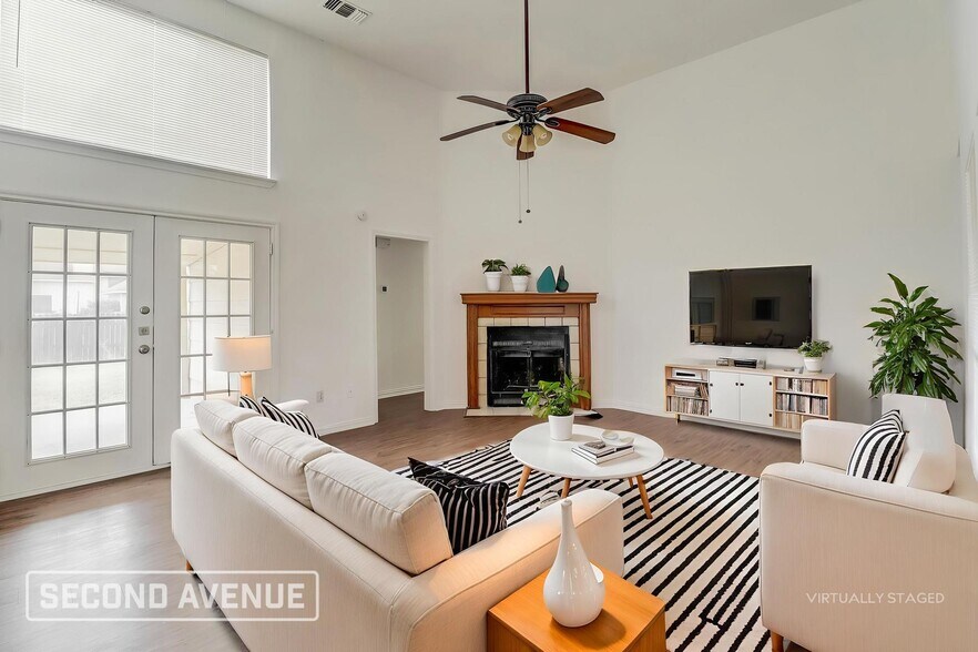 Building Photo - 8802 Briarwood Dr