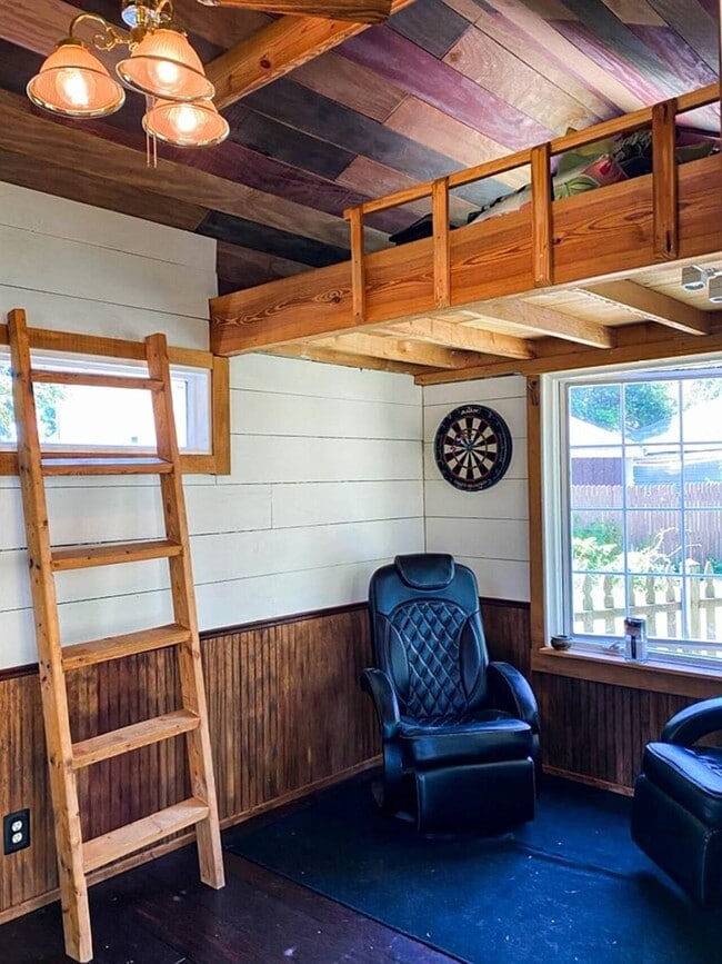 Building Photo - 615 Cottage Grove Ave