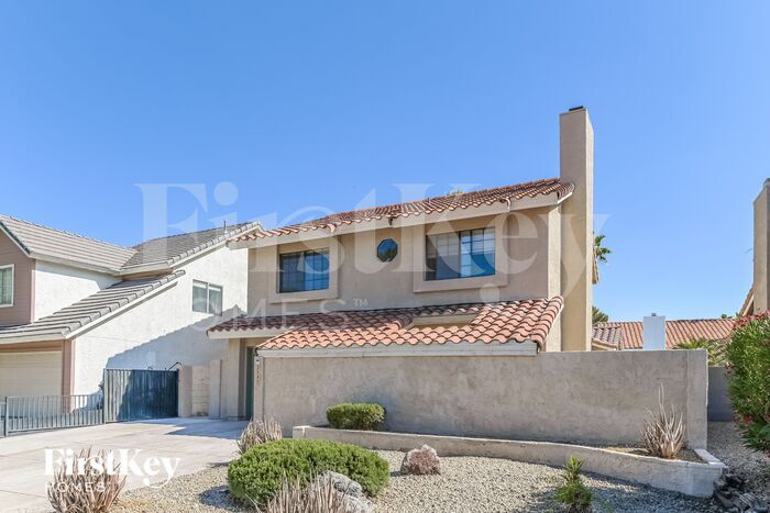 Building Photo - 1742 La Cruz Dr
