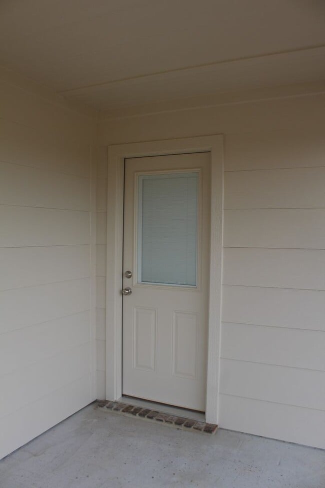 Building Photo - 2416 FM 1113