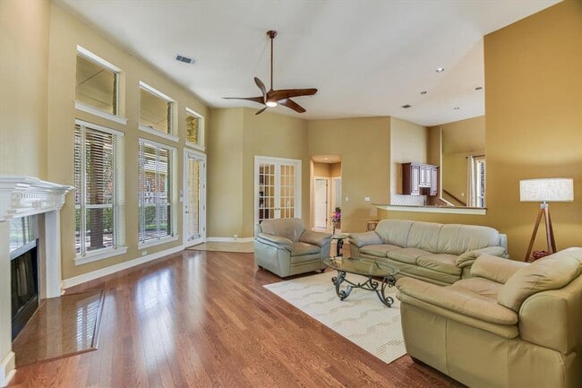 Building Photo - 2339 Berwick Dr