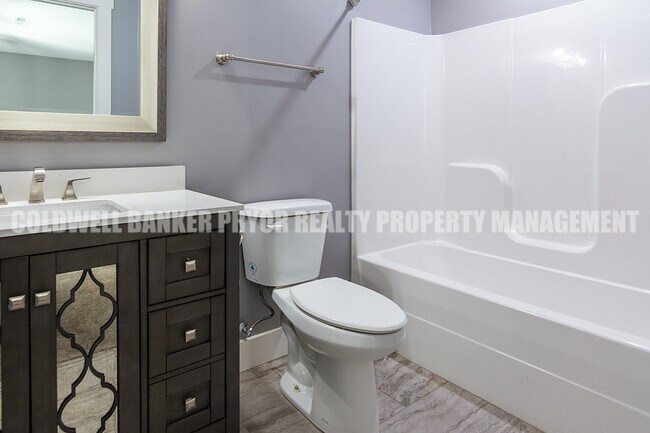 Building Photo - 9618 Shooting Star Cir