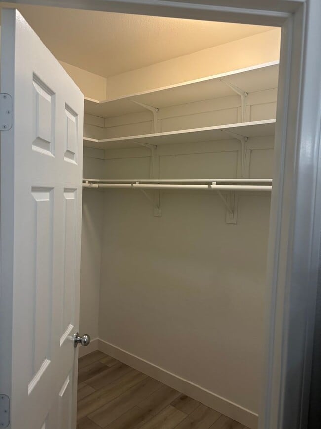 Building Photo - VERY CUTE 2 BEDROOM, SINGLE STORY HOME IN ...