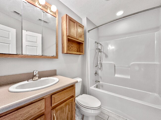 Building Photo - Beautiful 2 Beds 2 Baths Villa in Far South