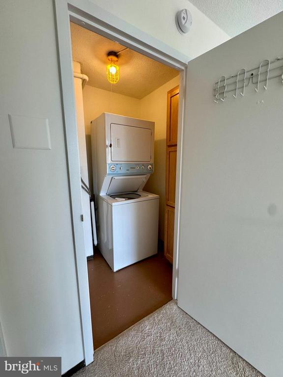 Building Photo - 801 Yale Ave