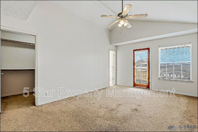Building Photo - 3140 Tierra Agave Dr