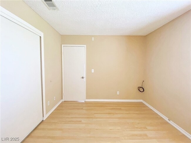 Building Photo - 8316 Cove Landing Ave