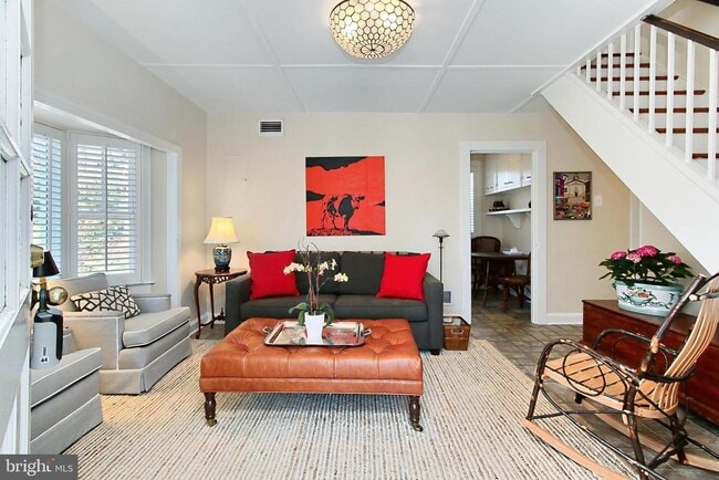 Primary Photo - 8022 E Boulevard Dr