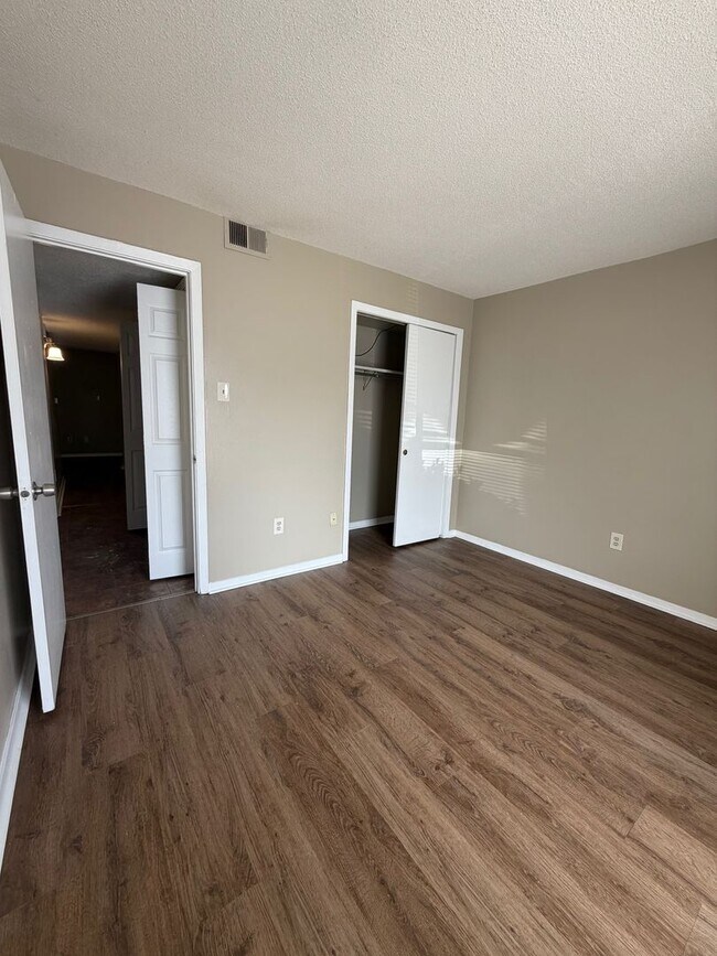 Building Photo - 2835 Los Gatos Ct