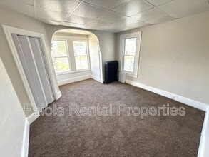 Building Photo - 230 N 3rd St