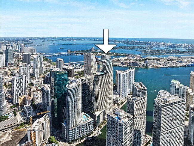 Primary Photo - 300 Biscayne Blvd Way