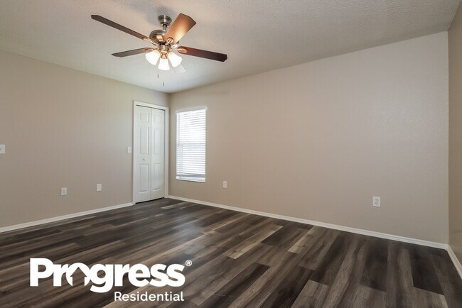 Building Photo - 3180 Thoroughbred Loop N