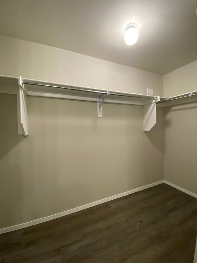 Building Photo - *Pre-leasing* Three Bedroom | Two Bathroom...